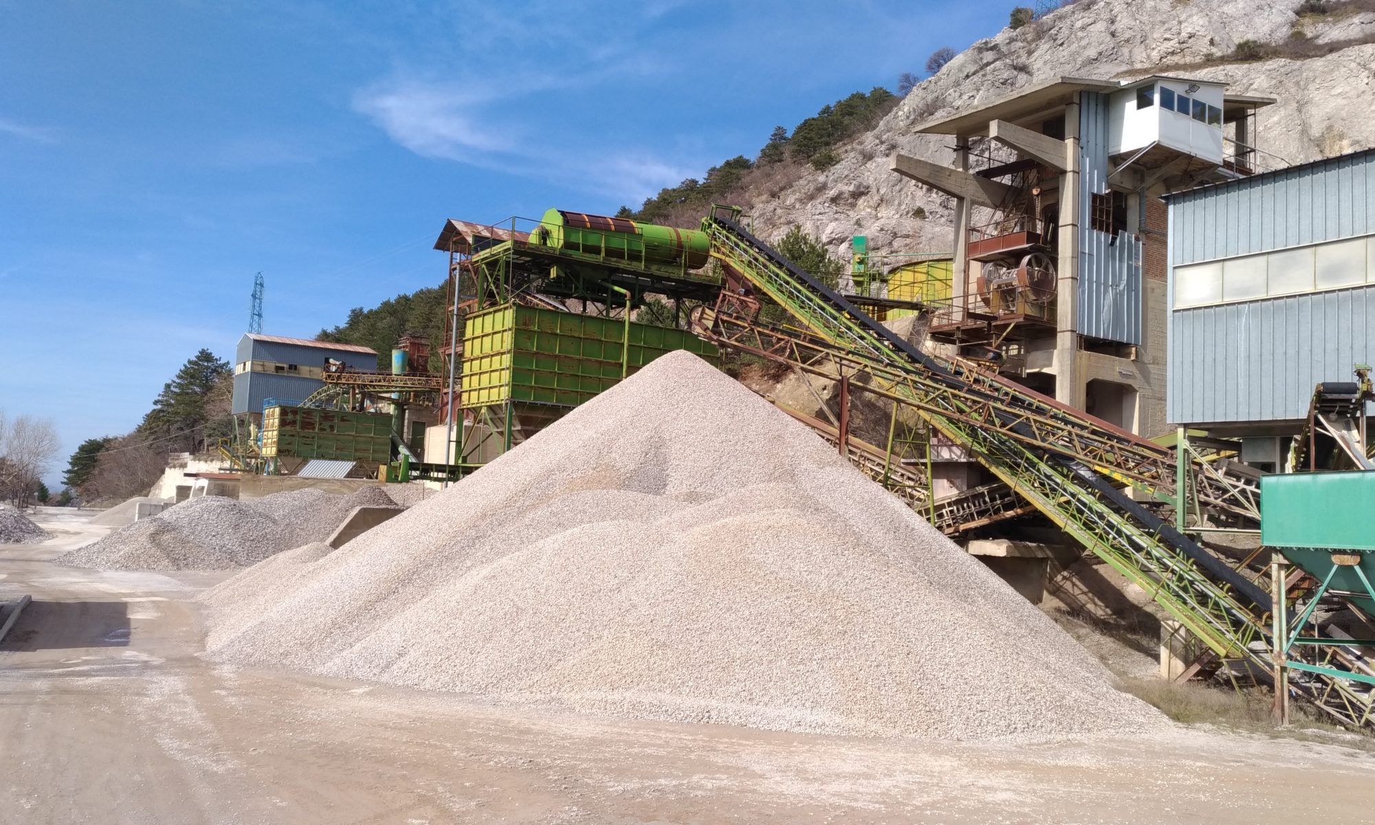 Vendita Materiali Inerti www.impresa-igap.it IGAP srls Via Badolato, 16 84070 Salento (Salerno)